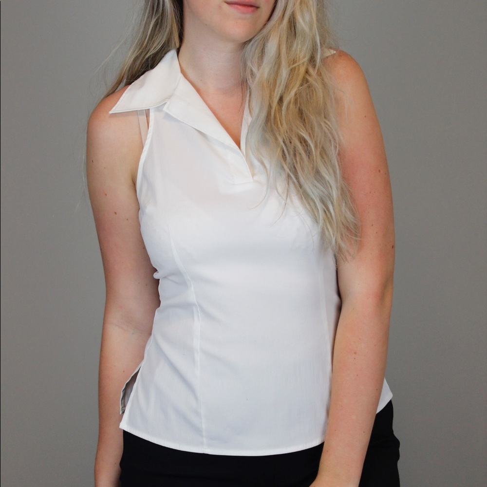 Sleeveless collared blouse